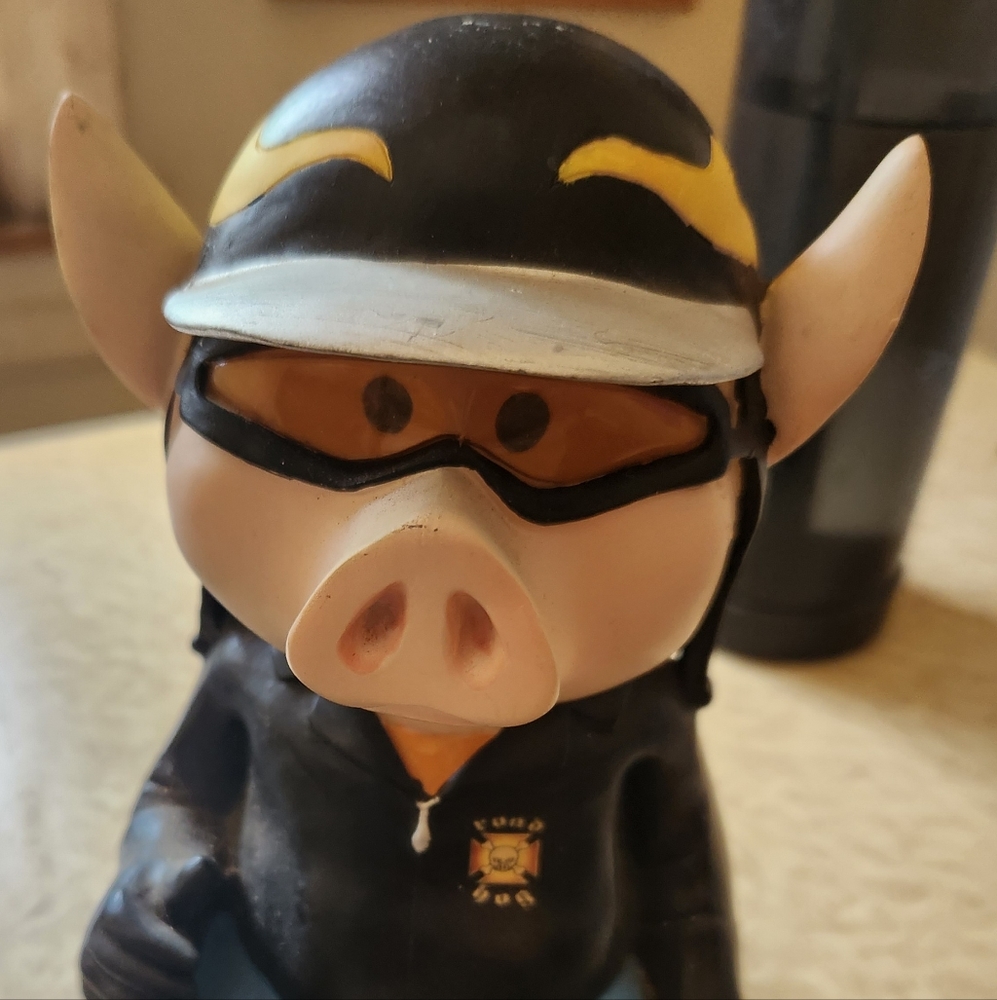 Hog statue